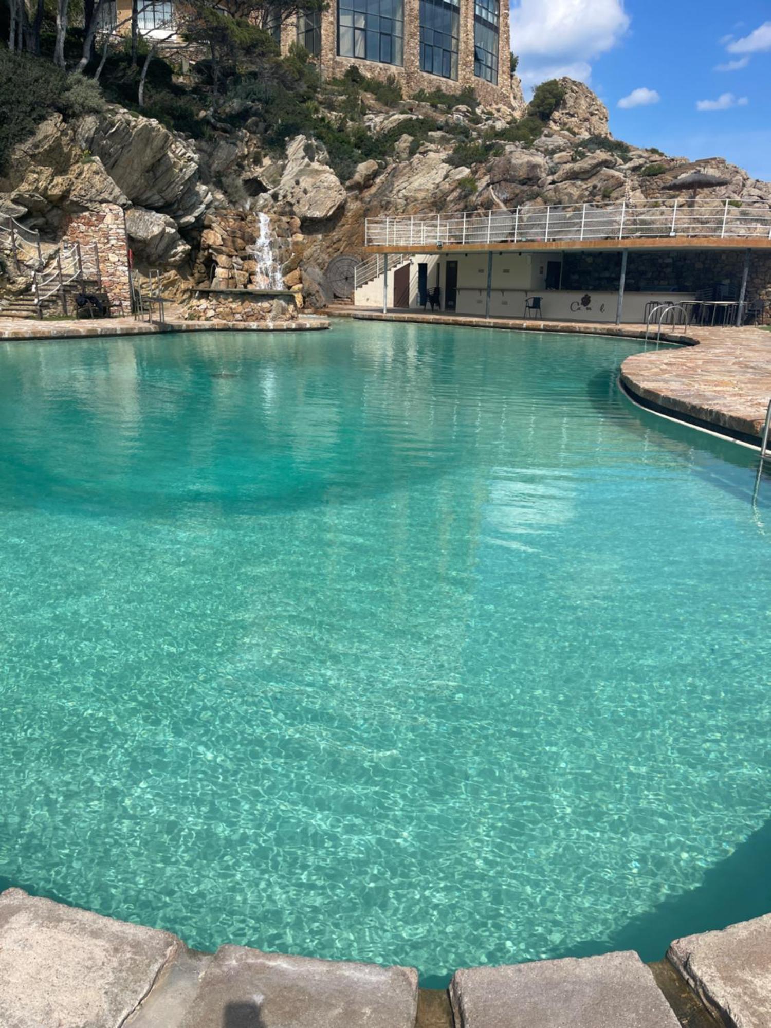 Capsasalbegur74 Terraza Sobre Mar Piscina Del Mar Apartment Exterior photo